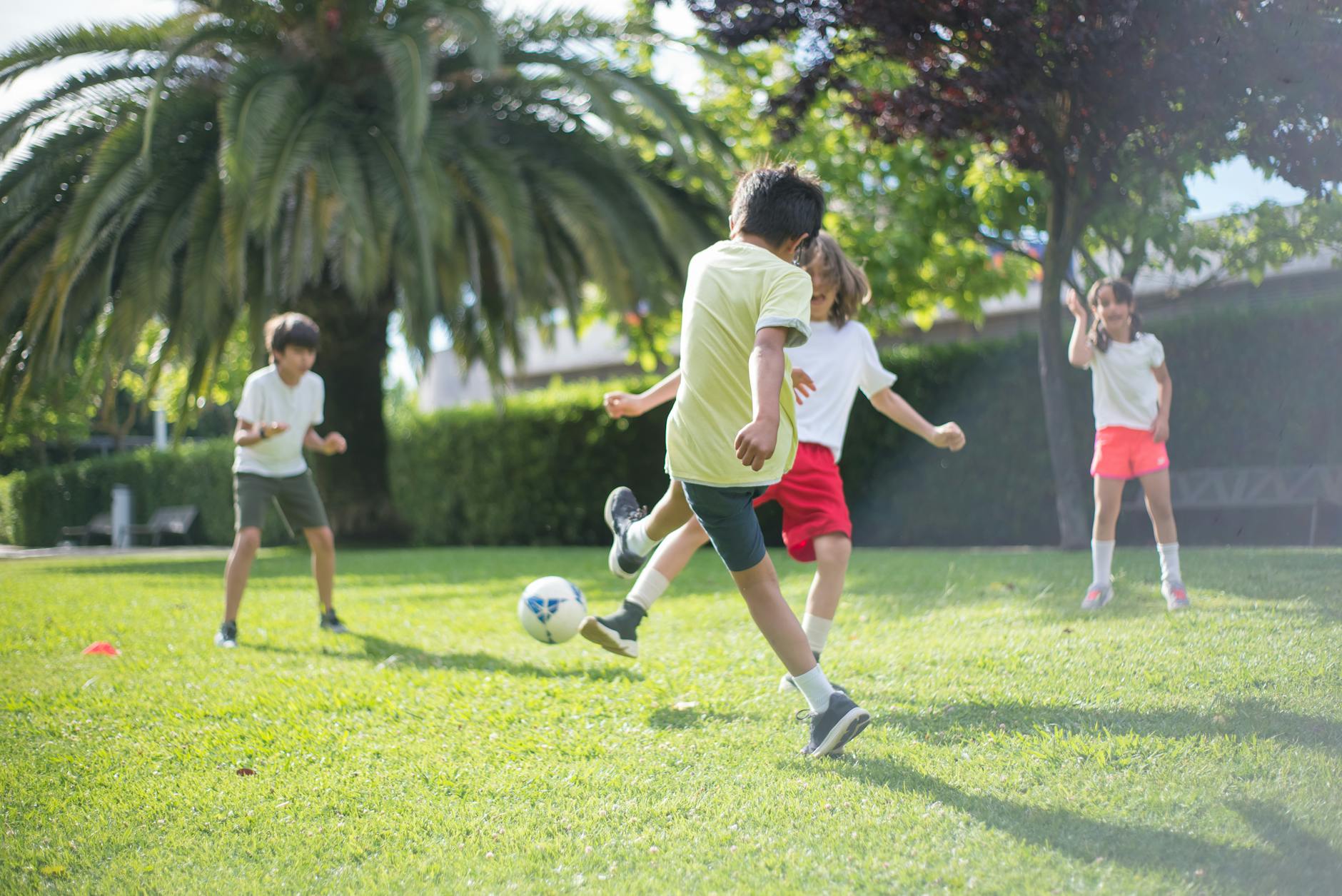What Outdoor Activities Should You Do With Your Kids Before They Grow Up?